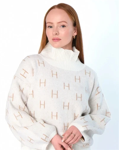 Hést - Fam Sweater Short - White